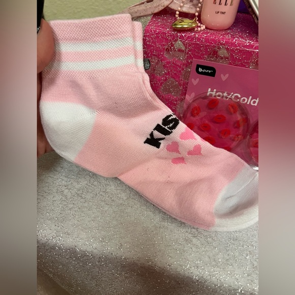 Valentine’s Day Bomb Party gift bundle - Picture 6 of 15